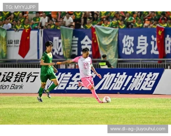 郴州足球迎战长沙 强强对决引发全城热议